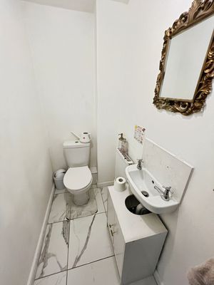 Guest wc- click for photo gallery